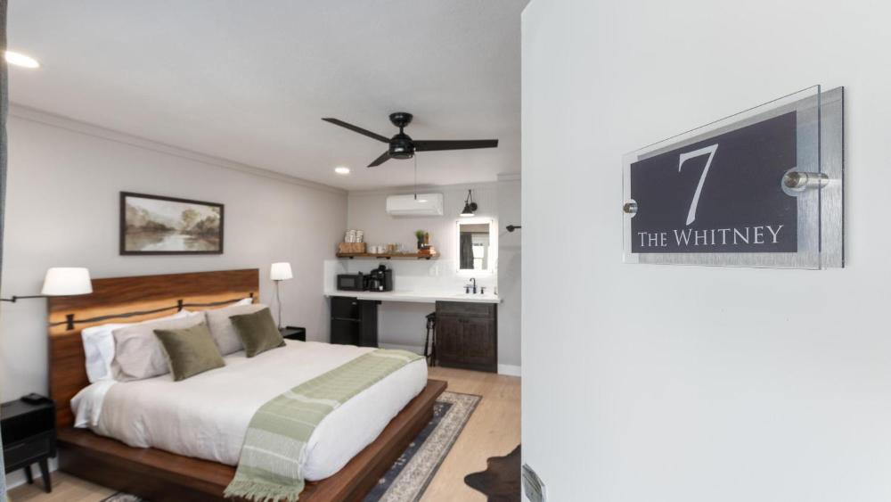 The Whitney- Sequoia Motel RM7